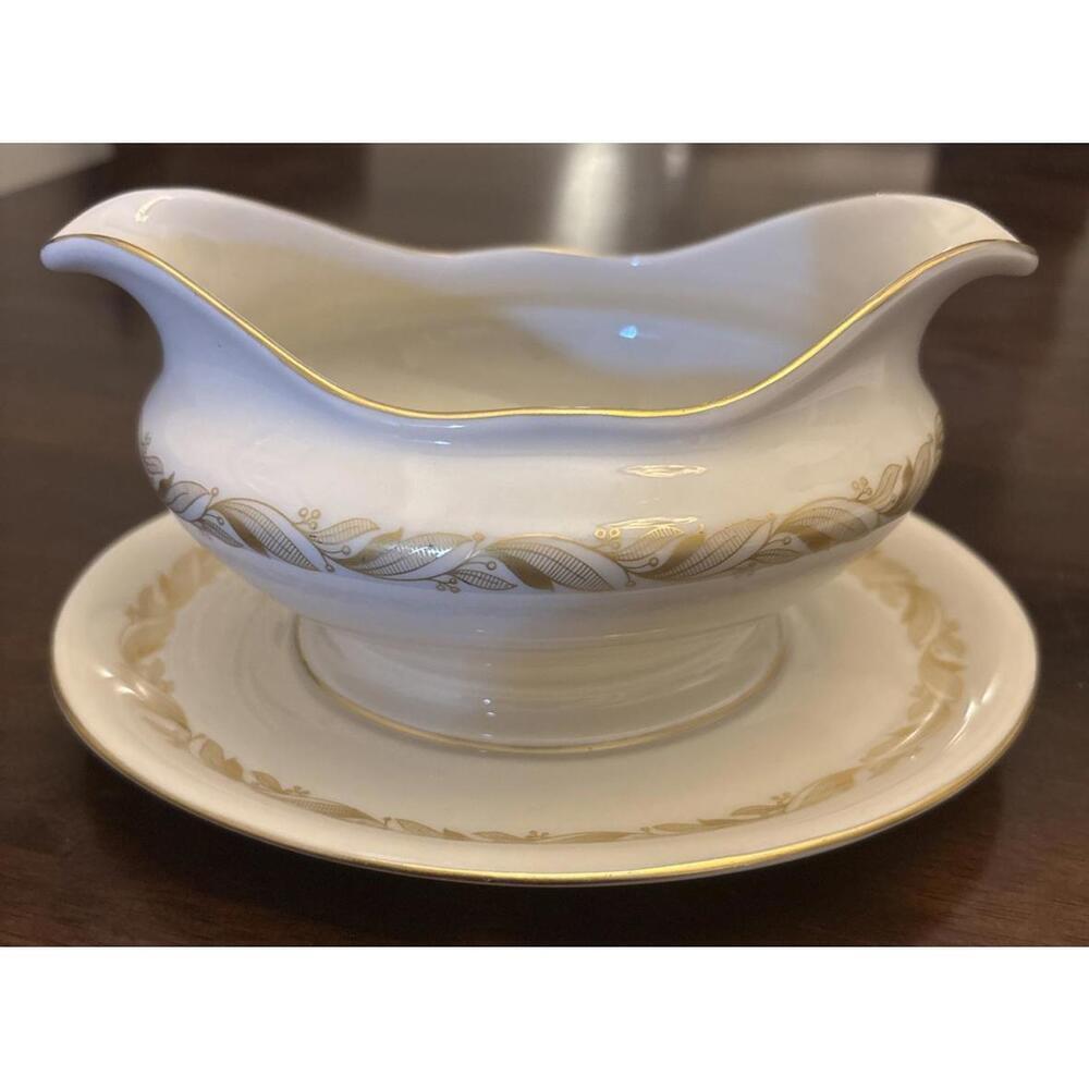 Castleton China Carlton Gravy Boat w/ Attached Underplate USA Gold Trim